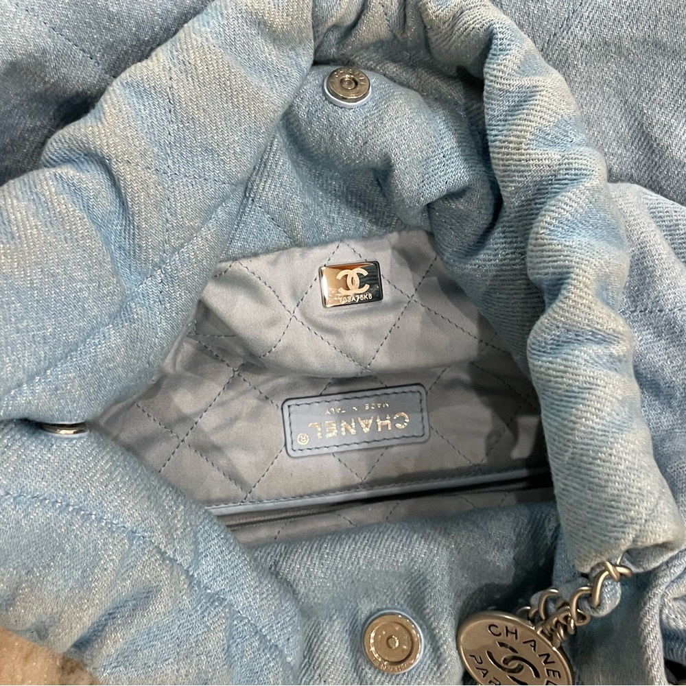 CHANEL Light Blue Quilted Ruched Shoulder Bag with Chain Strap - Picture 6 of 9